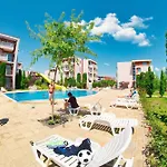 Nessebar And شقة