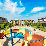 Nessebar And شقة