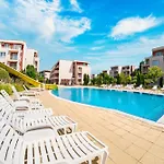 Nessebar And شقة *
