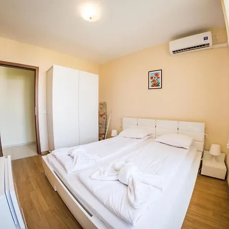 Nessebar And Apartament *